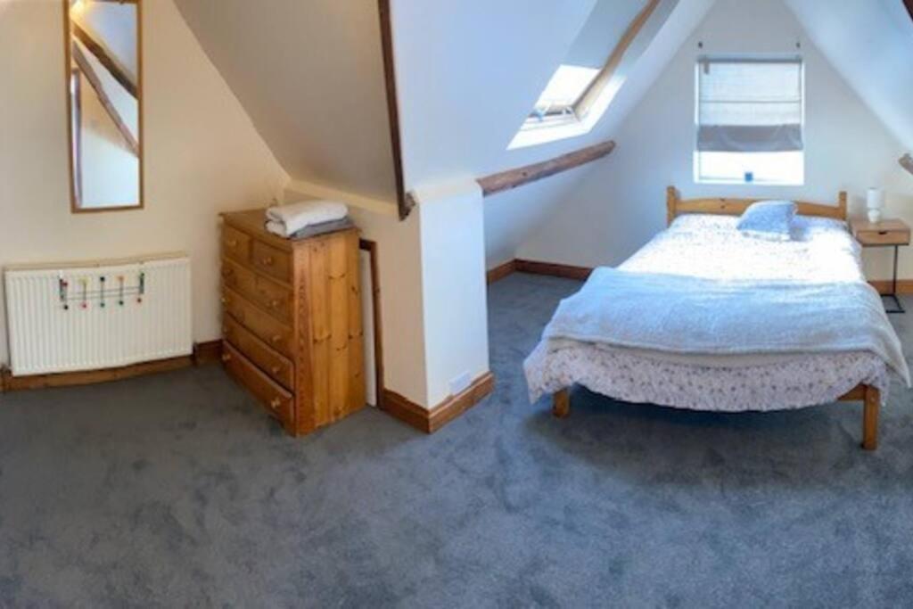 3 Double Bedroomed Flat, Acton. London, Uk Bagian luar foto
